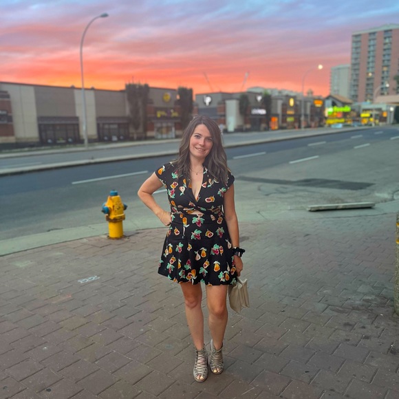 Meet your Posher, Kari - Picture 1 of 1